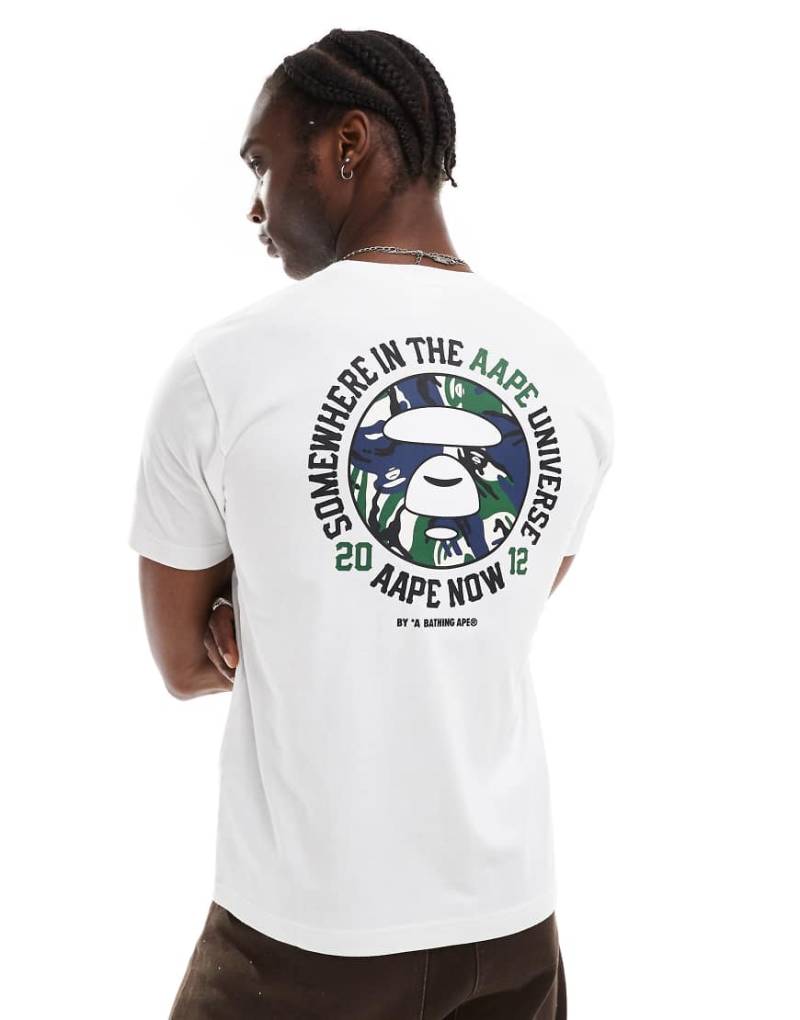 AAPE BY A BATHING APE - T-Shirt in Weiß mit Logo und Military-Rückenprint von AAPE BY A BATHING APE®