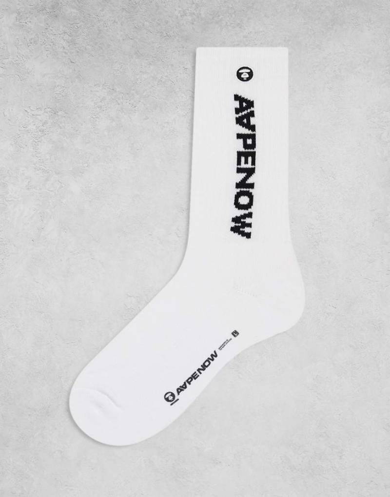 AAPE By A Bathing Ape - Socken mit Logo in Weiß von AAPE BY A BATHING APE®