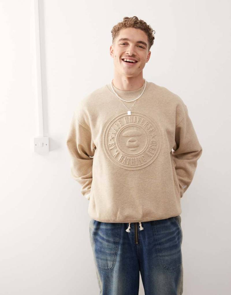 AAPE By A Bathing Ape - Sweatshirt in Beige mit geprägtem Logo-Neutral von AAPE BY A BATHING APE®