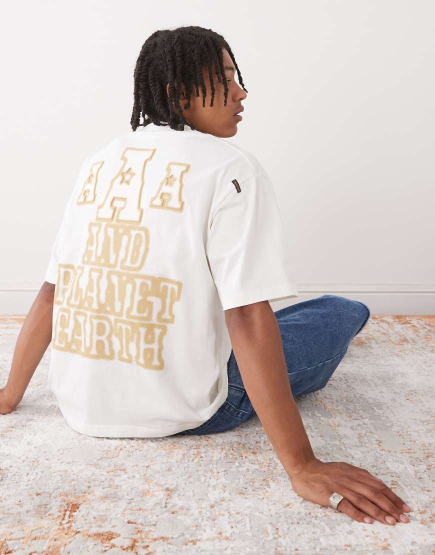 AAPE by A BATHING APE - Oversize-T-Shirt in Creme mit geprägtem Logo auf der Rückseite-Weiß von AAPE BY A BATHING APE®