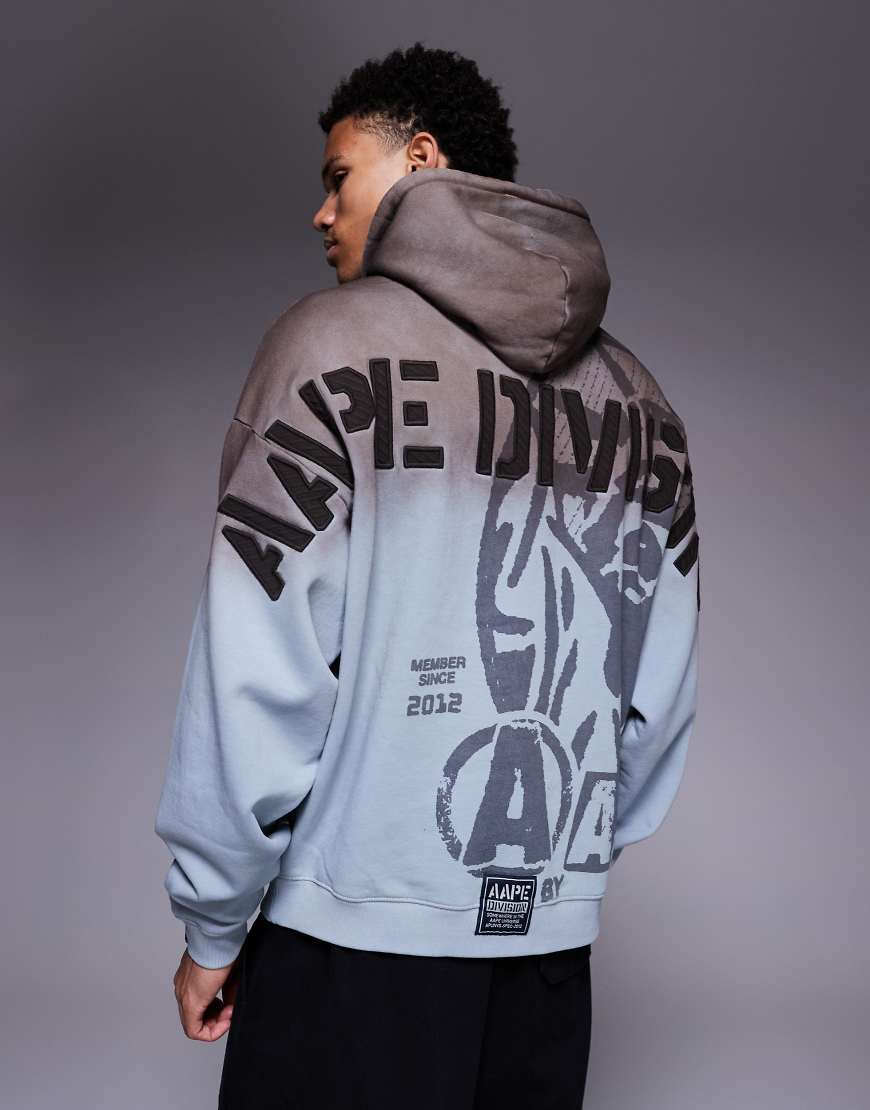 Aape by A Bathing Ape - Oversize-Kapuzenpullover in verwaschenem Blau mit Rückenstickerei von AAPE BY A BATHING APE®