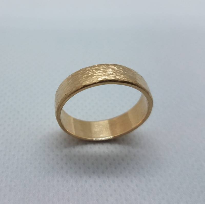 14K Gold Band - Stapelring 5 Mm Rustikaler Goldring Ehering Gehämmertes Zierlicher Ring Massives von AAurous