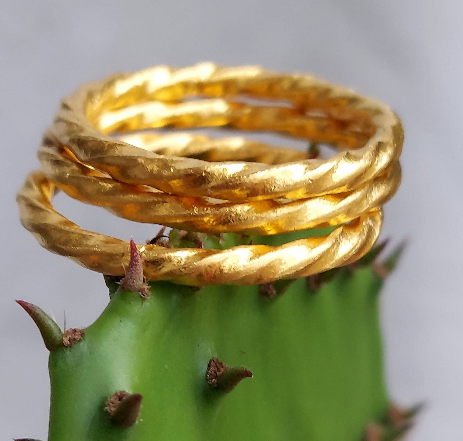 24K Gold Band - Twist Ring 24K Geflochtener Recycelter Goldring Handgemachter Ehering Zierlicher Gedrehter 24K Gold Band - Twist Ring 24K Geflochtener Recycelter Goldring Handgemachter Ehering Zierlicher Gedrehter von AAurous