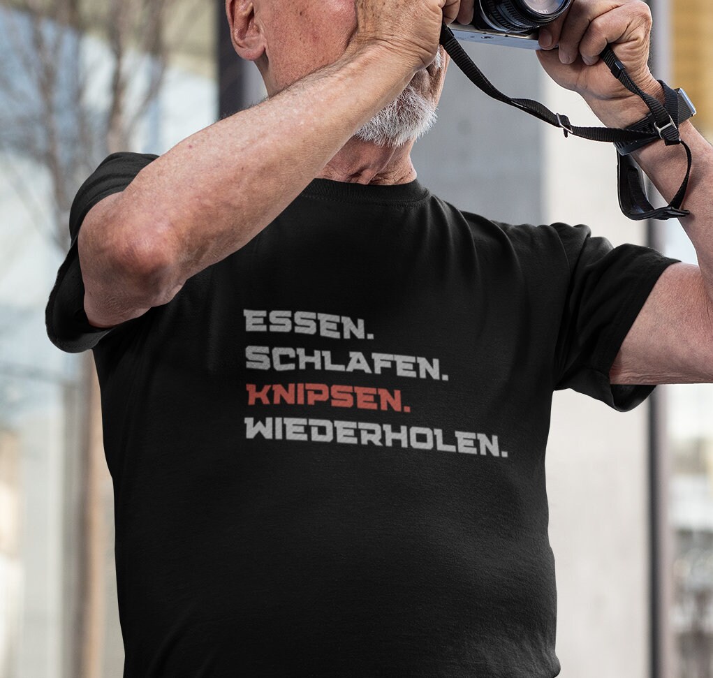 Essen Schlafen Knipsen Wiederholen - T-Shirt Fotografie Essen Schlafen Knipsen Wiederholen - T-Shirt Fotografie von ABFoliendesign
