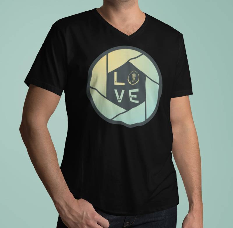 Love Foto - V-Neck Shirt Love Foto - V-Neck Shirt von ABFoliendesign