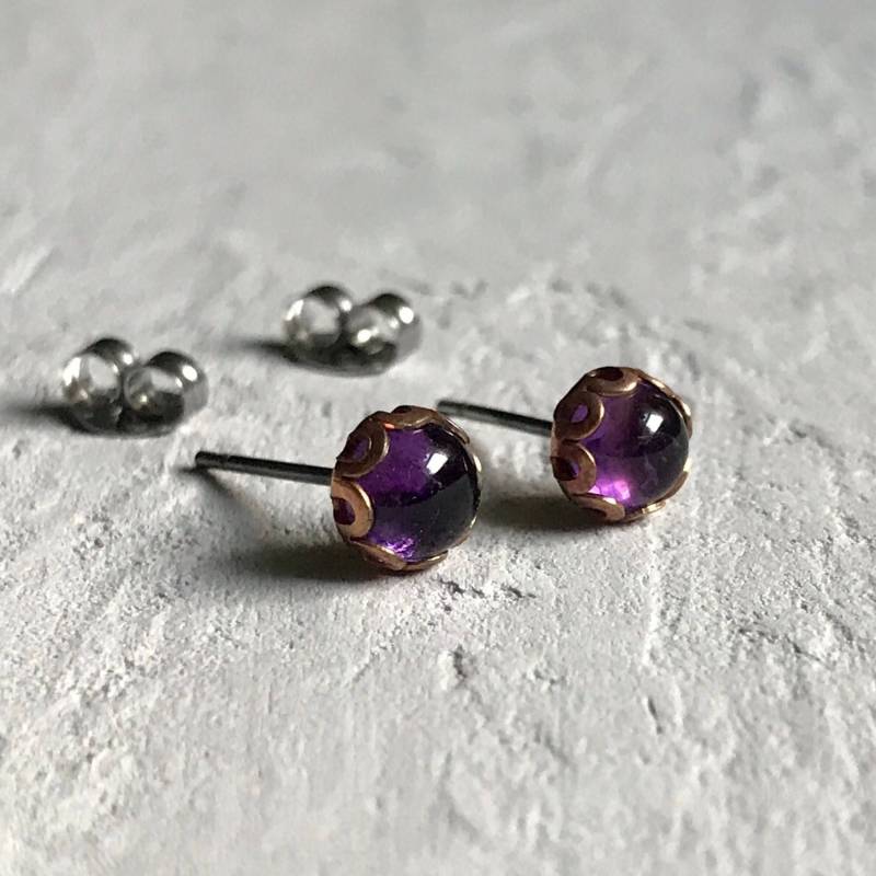 Amethyst Spitze Ohrstecker Amethyst Spitze Ohrstecker von ABRIDGMENT