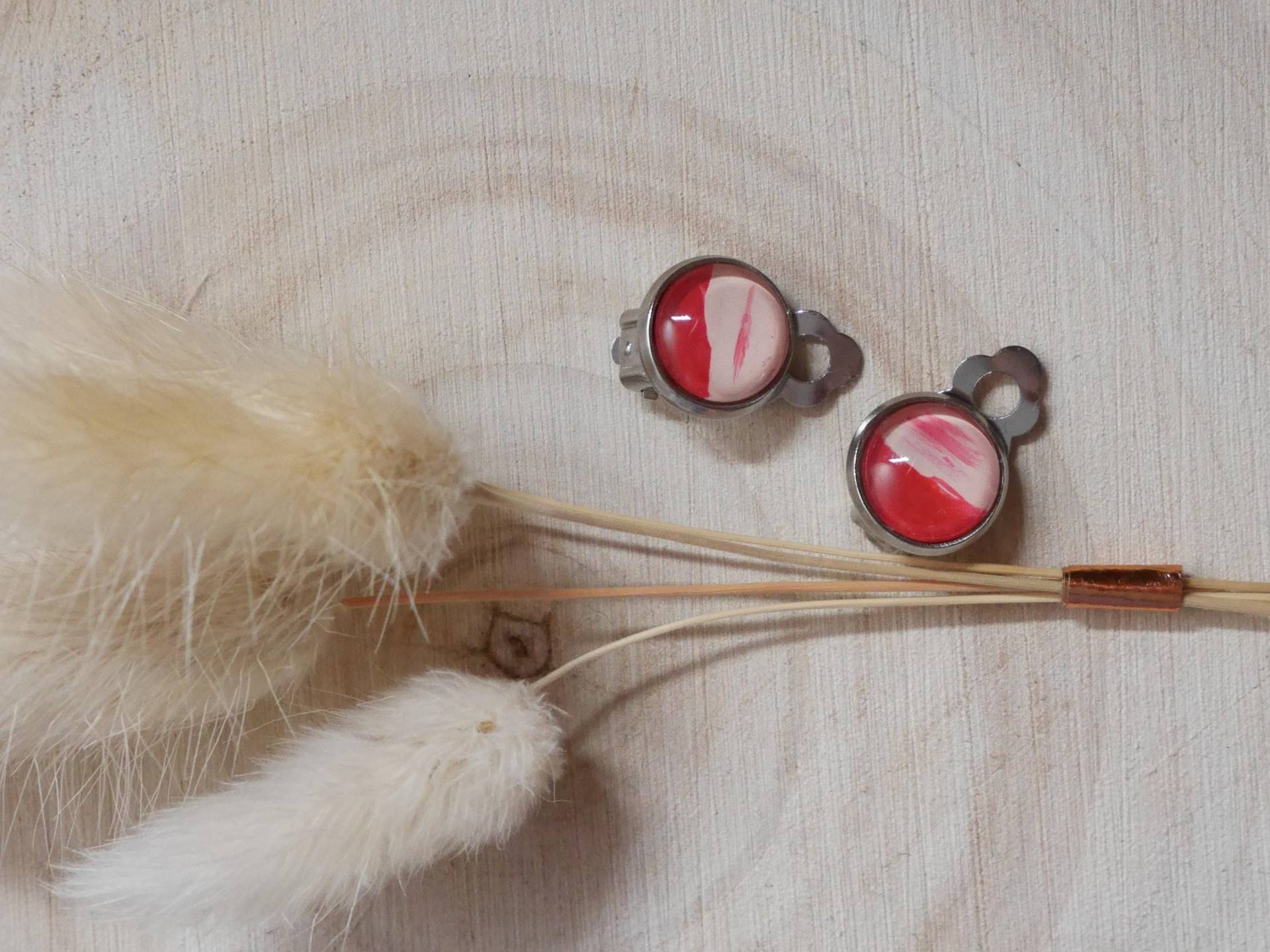 Amelia | Handbemalte Ohrclips Aus Edelstahl Amelia | Handbemalte Ohrclips Aus Edelstahl von ABartKunstfuchs