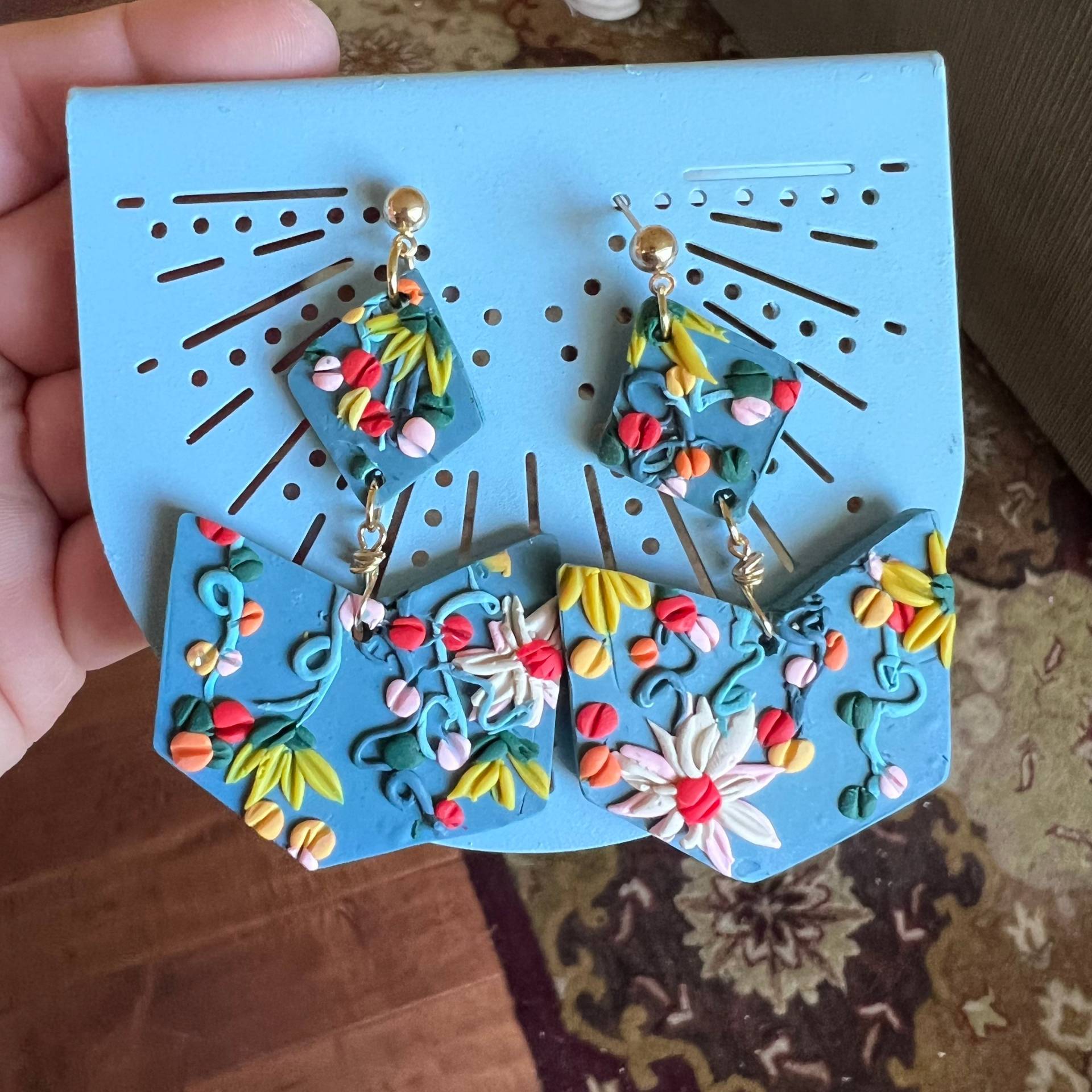 Wunderliche Blaue Blumen Ohrringe - Bunte Polymer Ton Ohrringe, Frühlings Schmuck, Geschenke Für Sie, Ostern Wunderliche Blaue Blumen Ohrringe - Bunte Polymer Ton Ohrringe, Frühlings Schmuck, Geschenke Für Sie, Ostern von ABitofDangle