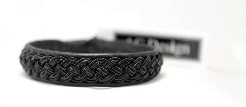 Handgefertigtes Sami Armband | Handgefertigt in Schweden Schwarze Wikinger Armbinde Od Lederschmuck Herren Stil Ac Design Schmuck von ACDesignJewellery