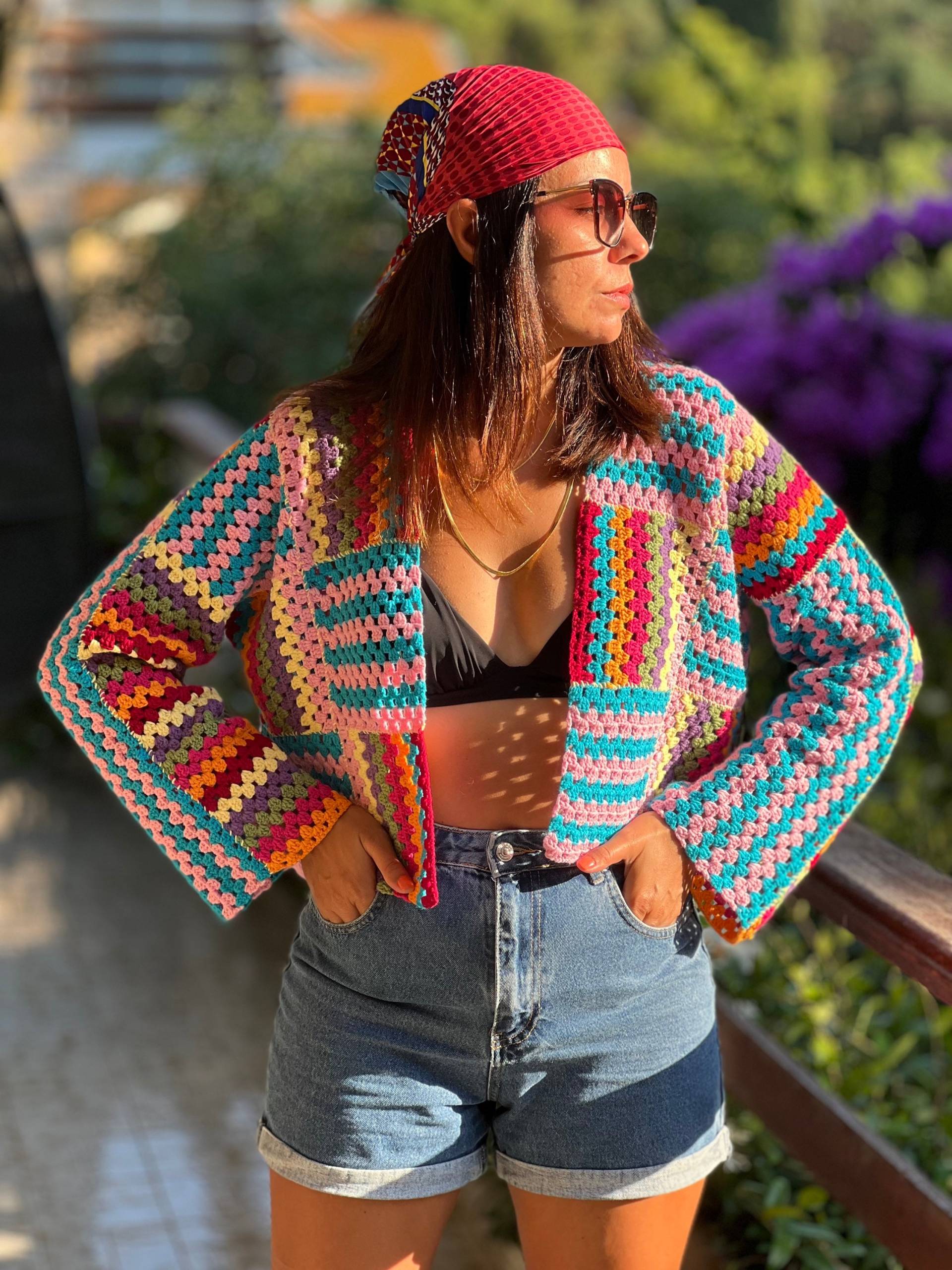 Patchwork-Häkeljacke, Baumwoll-Crop-Jacke, Handgemachtes Frauen-Boho-Outfit, Festival-Kleidung Patchwork-Häkeljacke, Baumwoll-Crop-Jacke, Handgemachtes Frauen-Boho-Outfit, Festival-Kleidung von ACRCRAFTSTUDIO