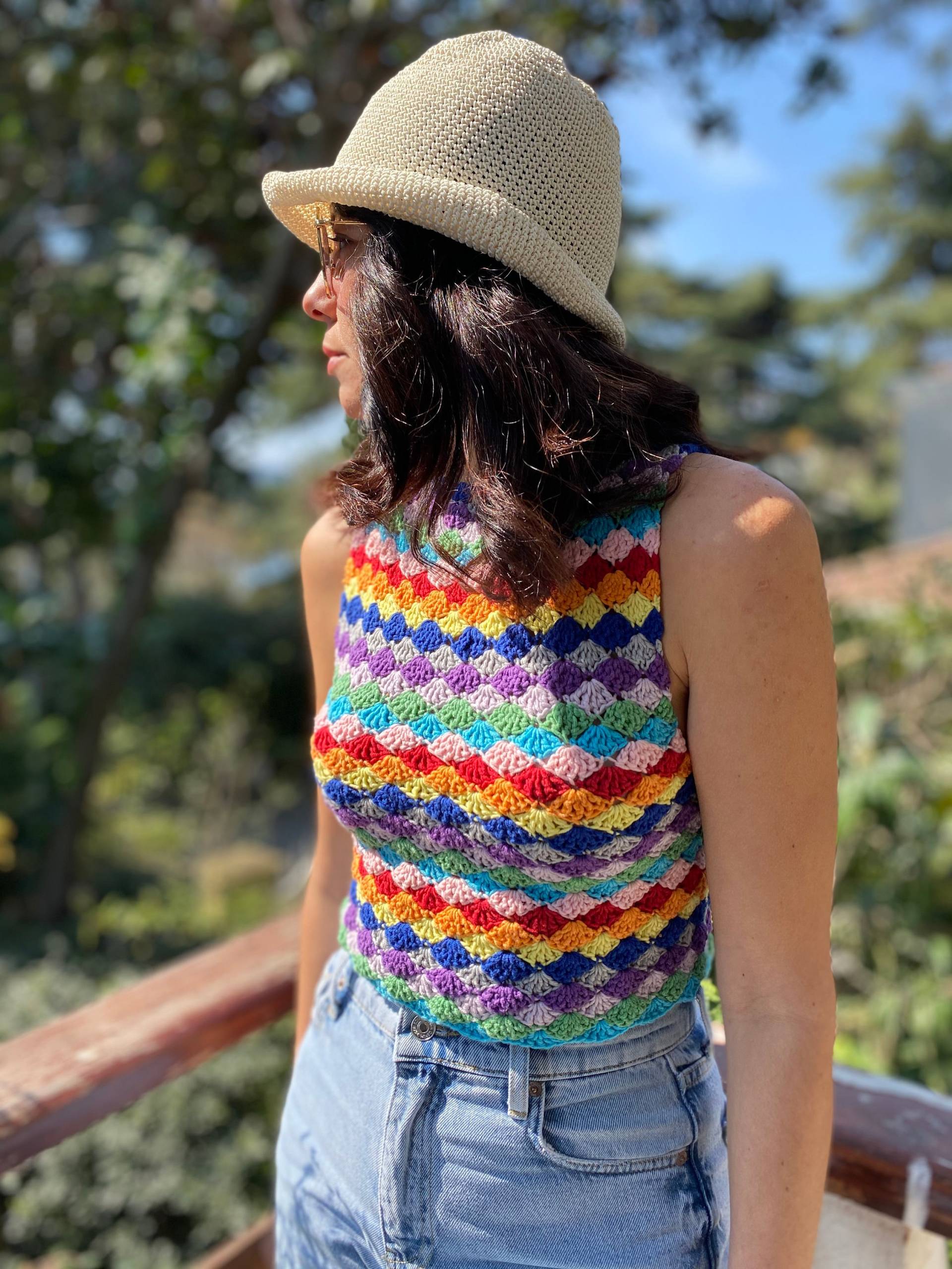 Regenbogen Crochet Crop Top - Handgefertigtes Festival Tank Buntes Boho Sommertop Retro Strickmode Xs Bis Xl Custom Size Regenbogen Crochet Crop Top - Handgefertigtes Festival Tank Buntes Boho Sommertop Retro Strickmode Xs Bis Xl Custom Size von ACRCRAFTSTUDIO