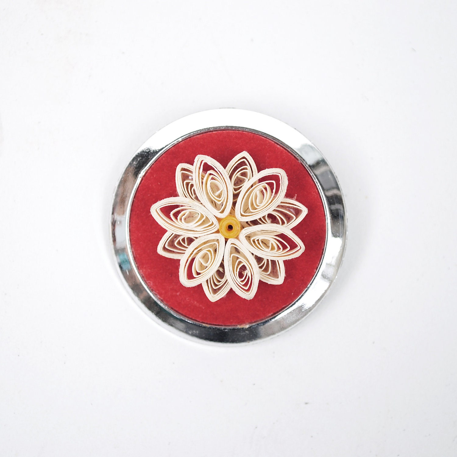 3D Papier Daisy Handgemachte Rote Filznadel von ACTIONVINTAGE