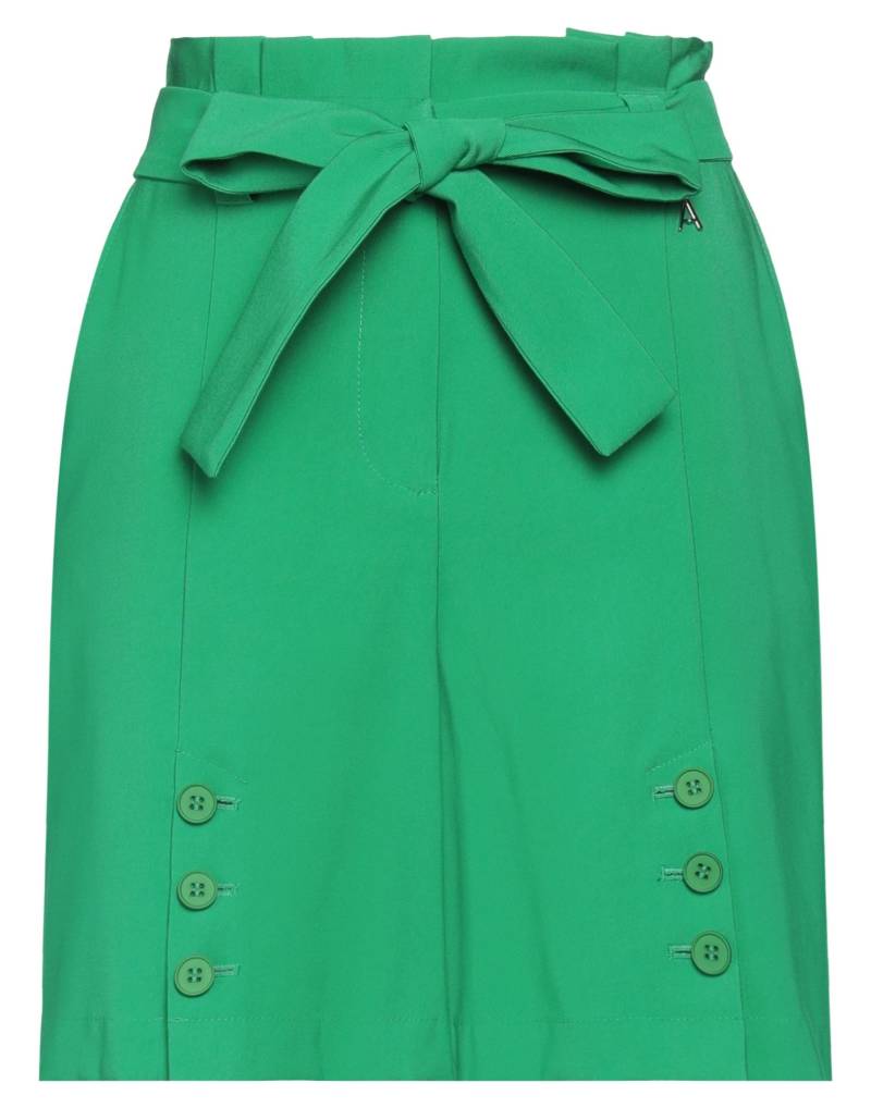 ACTITUDE by TWINSET Shorts & Bermudashorts Damen Grün von ACTITUDE by TWINSET