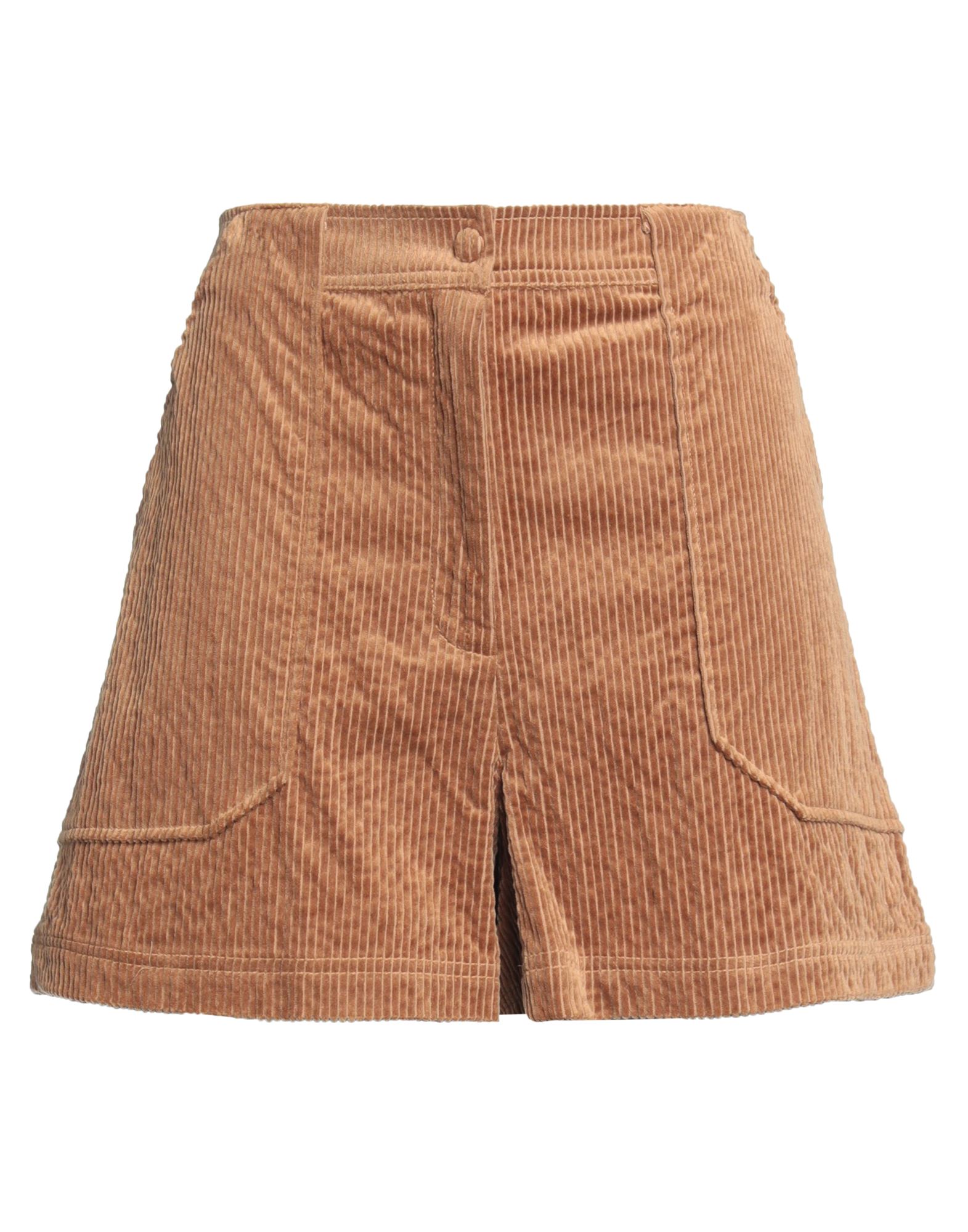 ACTITUDE by TWINSET Shorts & Bermudashorts Damen Kamel von ACTITUDE by TWINSET