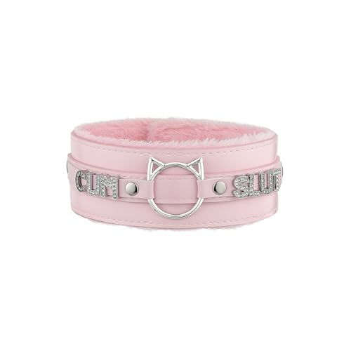 ADEMISHIA Handgefertigter Halsreif für Frauen – Katzenohr-O-Ring Punk Goth Buchstaben-Choker, schwarz/rosa pelziger Alt Modeschmuck (SLU, Rosa) von ADEMISHIA