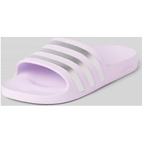 adidas Sportswear Slides mit Label-Detail Modell 'ADILETTE AQUA' in Flieder, Größe 38 von adidas Sportswear