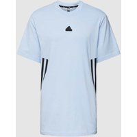 ADIDAS SPORTSWEAR T-Shirt mit Label-Patch in Hellgrau, Größe M von ADIDAS SPORTSWEAR