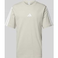 ADIDAS SPORTSWEAR T-Shirt mit Label-Stitching in Sand, Größe XL von ADIDAS SPORTSWEAR