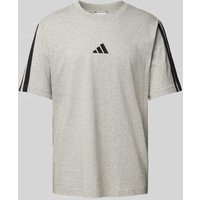 ADIDAS SPORTSWEAR T-Shirt mit Logo-Stitching in Hellgrau, Größe XXL von ADIDAS SPORTSWEAR