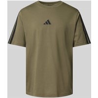 adidas Sportswear T-Shirt mit Logo-Stitching in Oliv, Größe L von adidas Sportswear