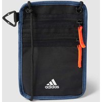 ADIDAS SPORTSWEAR Umhängetasche mit Label-Print in Black, Größe 1 ADIDAS SPORTSWEAR Umhängetasche mit Label-Print in Black, Größe 1 von ADIDAS SPORTSWEAR