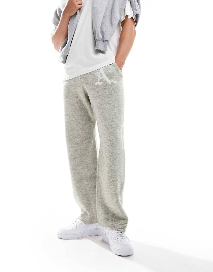 ADPT - Gestrickte Jogginghose in Grau mit lockerem Schnitt ADPT - Gestrickte Jogginghose in Grau mit lockerem Schnitt von ADPT