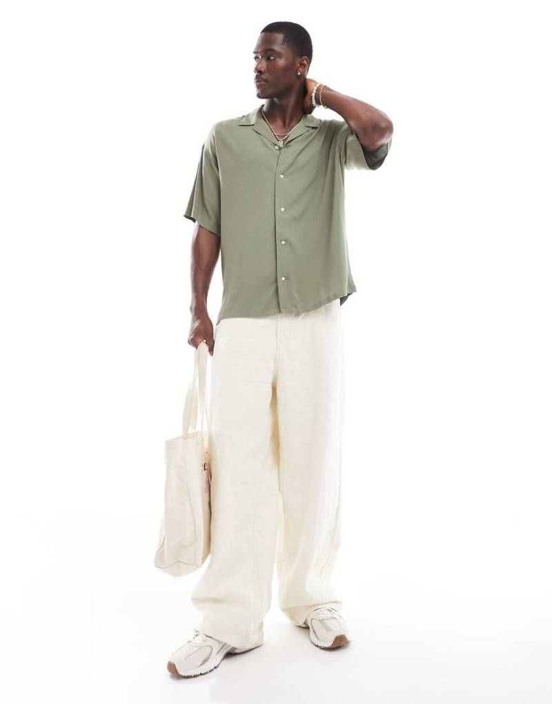 ADPT - Oversize-Hemd in Khaki mit Reverskragen-Grün von ADPT