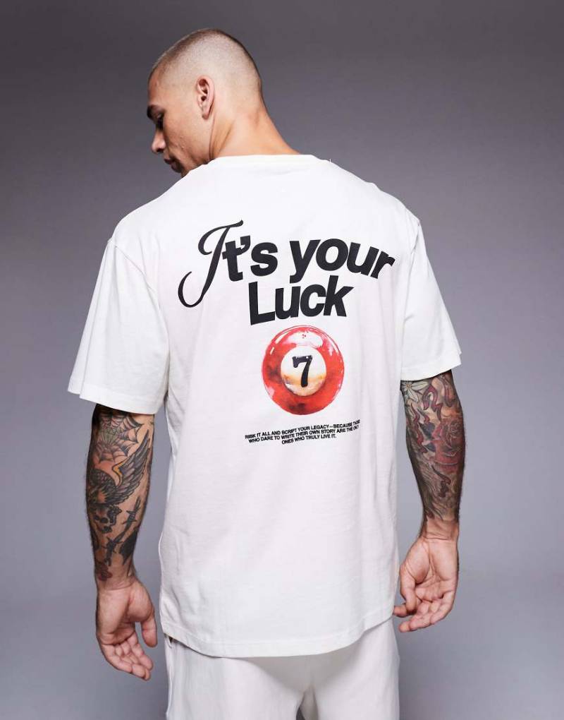 ADPT - Oversize-T-Shirt in Cremeweiß mit 7er-Billiardkugelgrafik am Rücken von ADPT