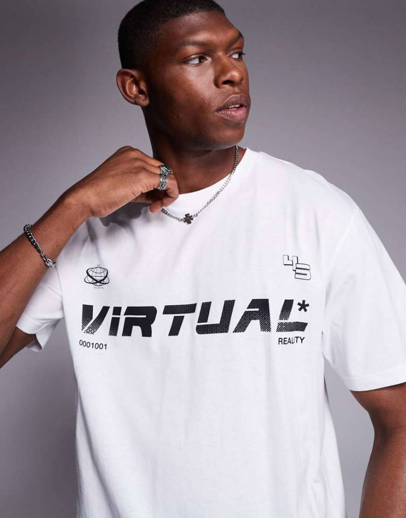 ADPT - Oversize-T-Shirt in Weiß mit Print auf der Vorderseite von ADPT