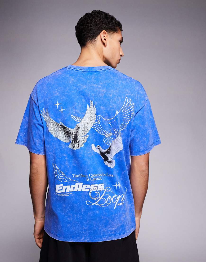 ADPT - Oversize-T-Shirt in verwaschenem Blau mit Vogelmotiv auf dem Rücken von ADPT