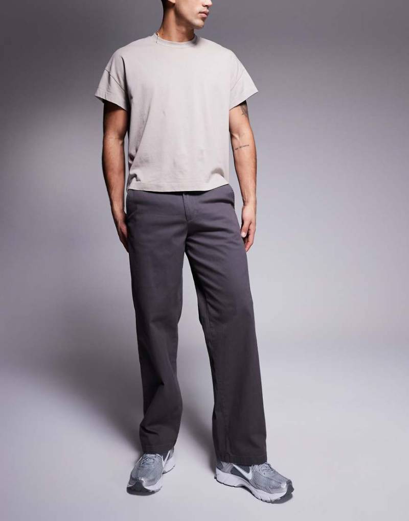 ADPT - Weit geschnittene Chinoshorts in Grau ADPT - Weit geschnittene Chinoshorts in Grau von ADPT