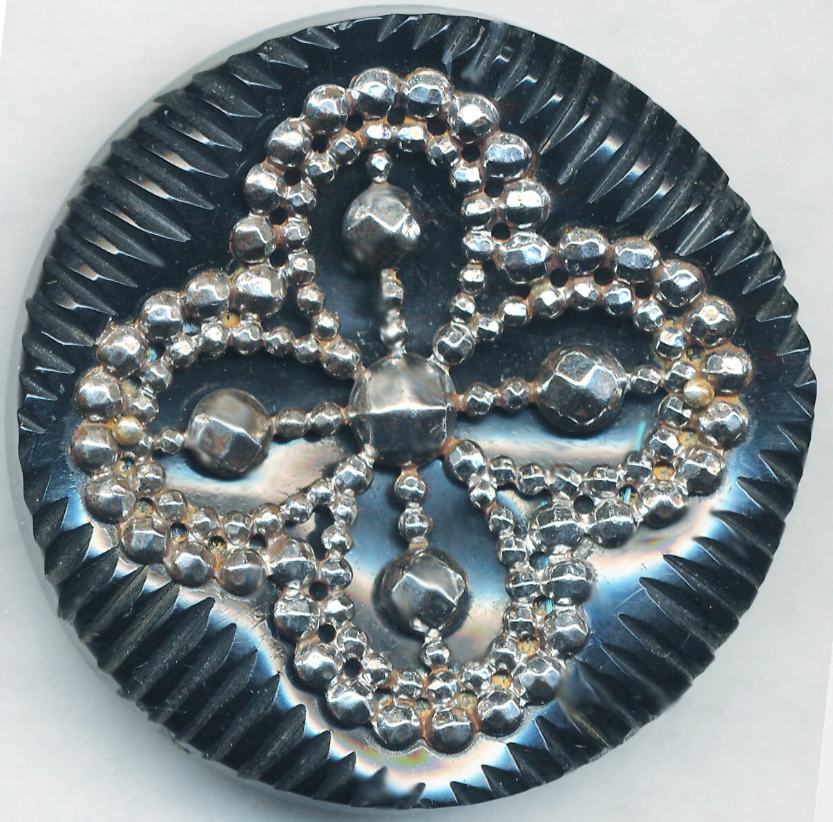 Bakelit Button Pin Mit Stahlschliff von ADadornments