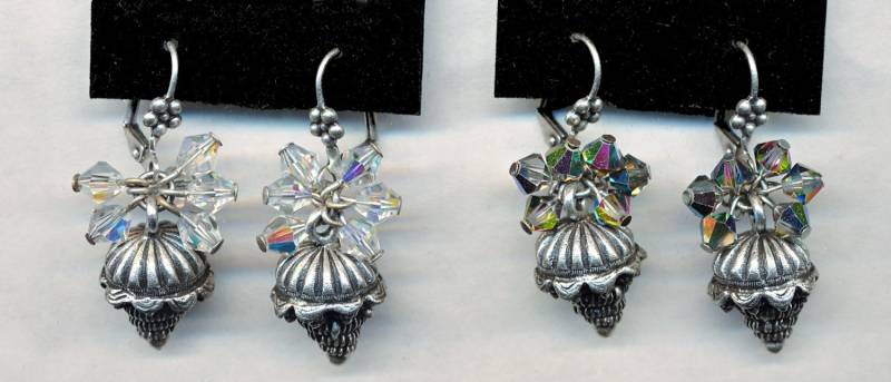 Wunderschöne Swarovski Crystal Ohrringe Mit Vintage Knopfsuche von ADadornments