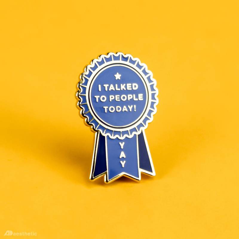 Introvertierte Auszeichnung Emaille Anstecknadel von ADaesthetic