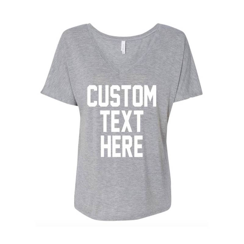 Custom Text Jede Farbe Flowy Komfortables T-Shirt Mit V-Ausschnitt - Auswählen Und Personalisieren Damen Slouchy Shirt Geschenk Für Sie von ADashofChic