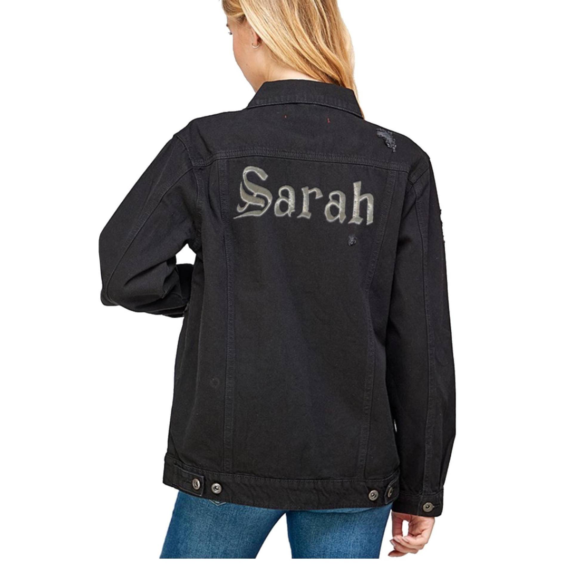 Custom Text Übergroße Schwarze Jeansjacke Vintage Inspirierte Und Distressed Oberbekleidung Jacke Custom Text Schwarze Custom Text Übergroße Schwarze Jeansjacke Vintage Inspirierte Und Distressed Oberbekleidung Jacke Custom Text Schwarze von ADashofChic