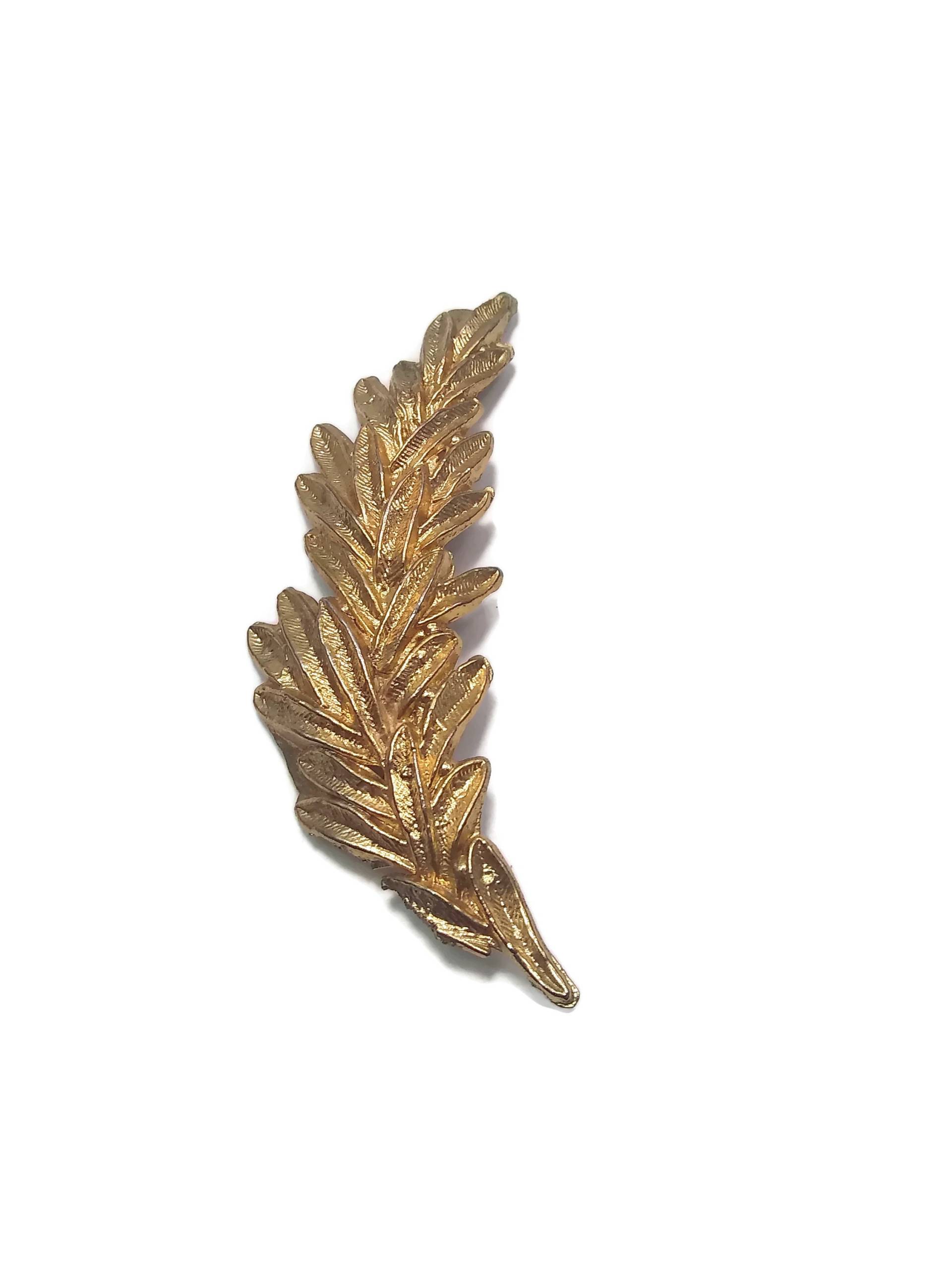 3-Zoll-Vintage Geschwungene Gold-Ton Blatt-Brosche. X-Marke von ADreamersCarnival