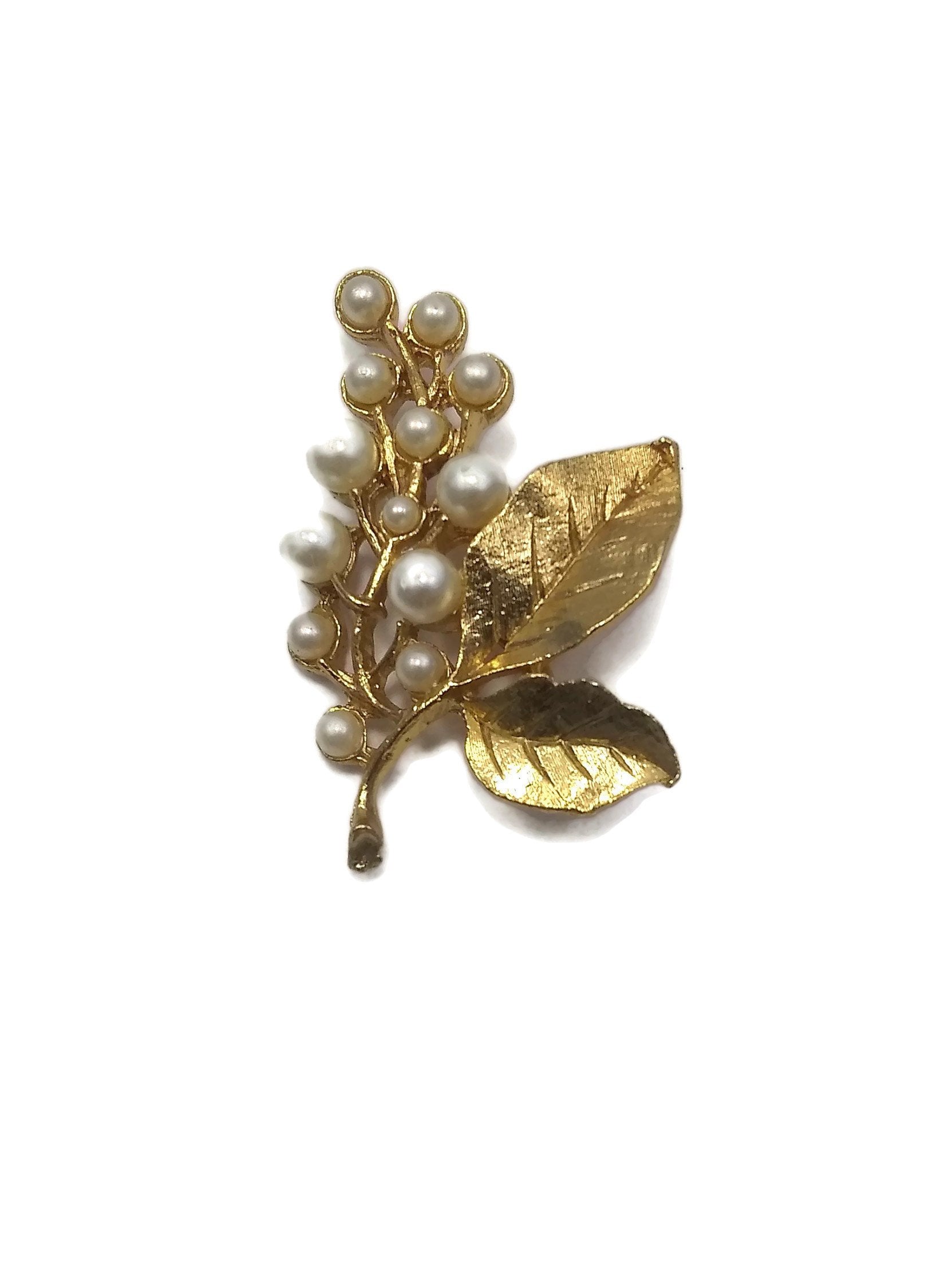 Attraktive Vintage Gold Ton Und Faux Perlen Floral Pin Brosche von ADreamersCarnival