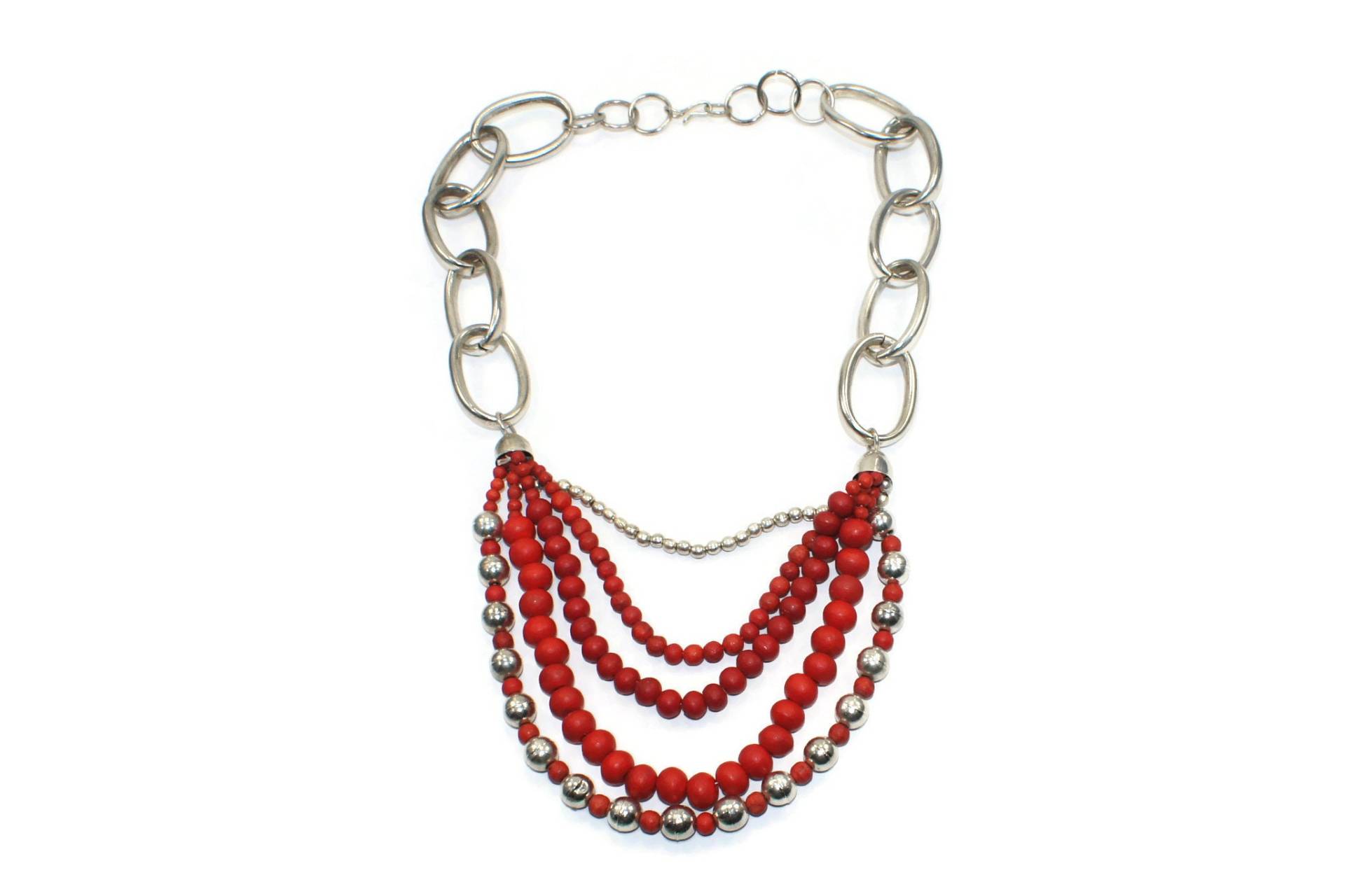 Schwere Vintage Silber Ton Glieder Und Rote Kunststoffperlen Bib Halskette Mit Haken Verschluss von ADreamersCarnival