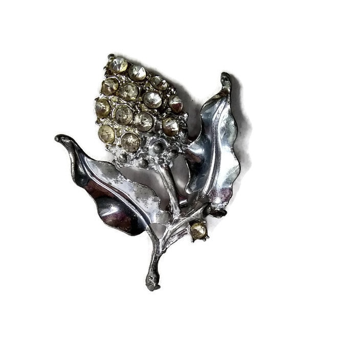 Verzierter Silberton Und Klare Strass Blumenförmige Florale Brosche/Anstecknadel. Florales Motiv. Blumen Brosche. Geschenk Für Sie Verzierter Silberton Und Klare Strass Blumenförmige Florale Brosche/Anstecknadel. Florales Motiv. Blumen Brosche. Geschenk Für Sie von ADreamersCarnival