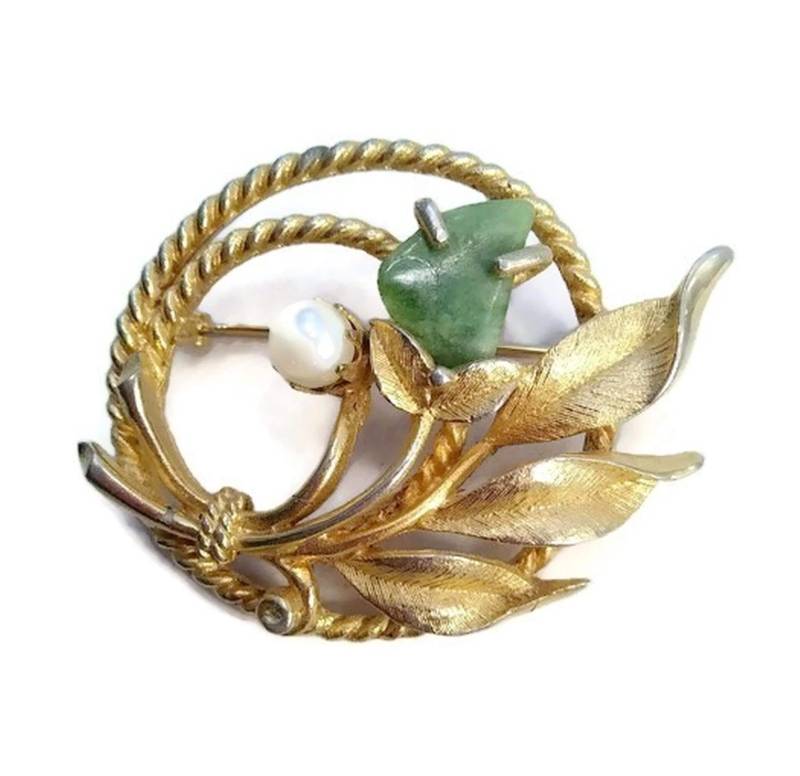 Vintage Kranz Brosche. Gold Ton Mit Perlen Und Jade. Signiert Sarah Cov. Tulpen Von Sarah Coventry von ADreamersCarnival
