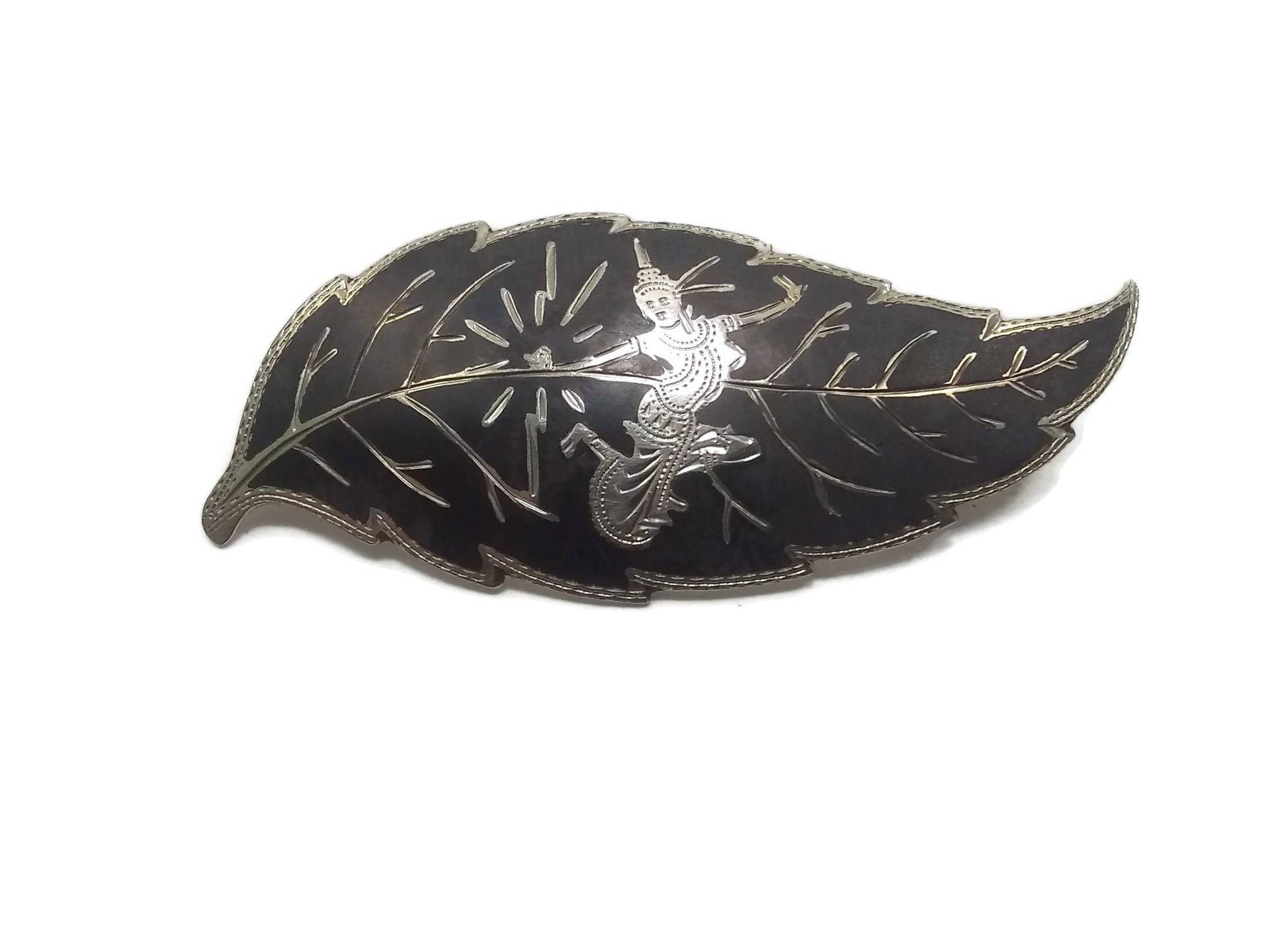 Vintage Siam Sterling Silber Niello Ware Blatt Brosche Darstellung Mekkalah Göttin Des Blitzes. Mit S in Diamond Und Gepunzt von ADreamersCarnival