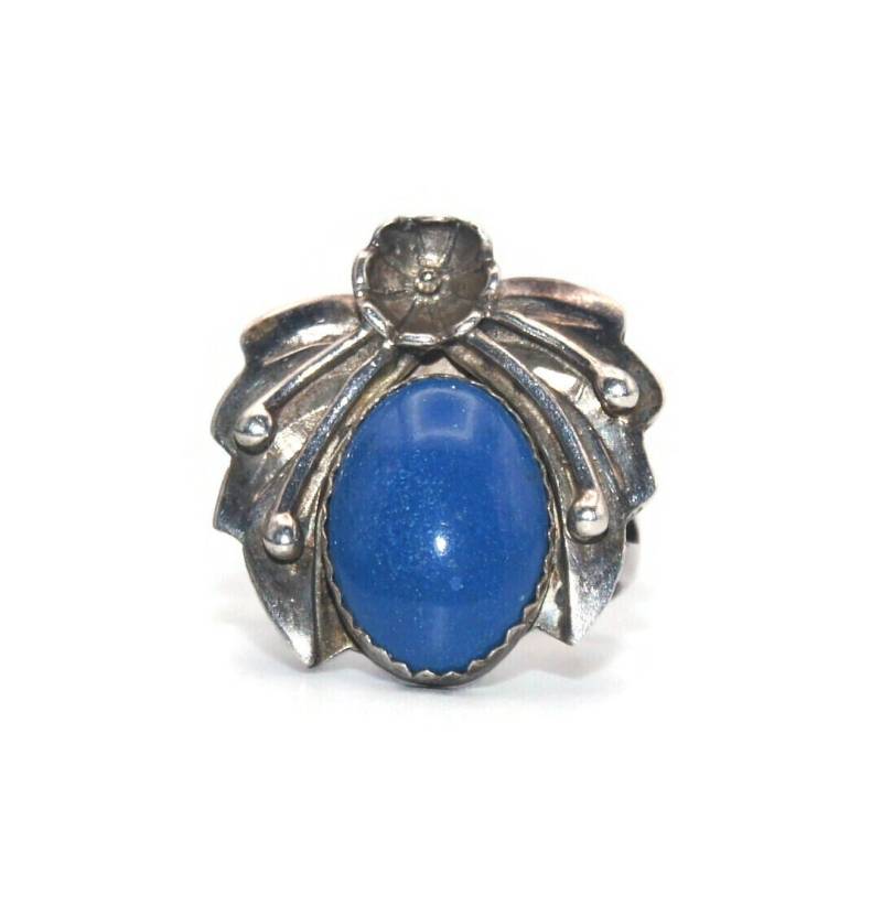 Vintage Skyway Trading Company Sterling Silber Und Sodalith Squash Blossom Größe 6 Statement Ring. Stc Markenzeichen von ADreamersCarnival