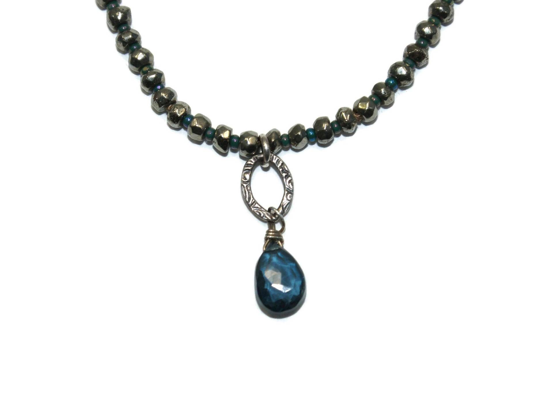 Vintage Sterling Silber Und Schillernde Perlen Halskette Mit Stationärer Teardrop Aquamarin Anhänger. Punziert 925 von ADreamersCarnival