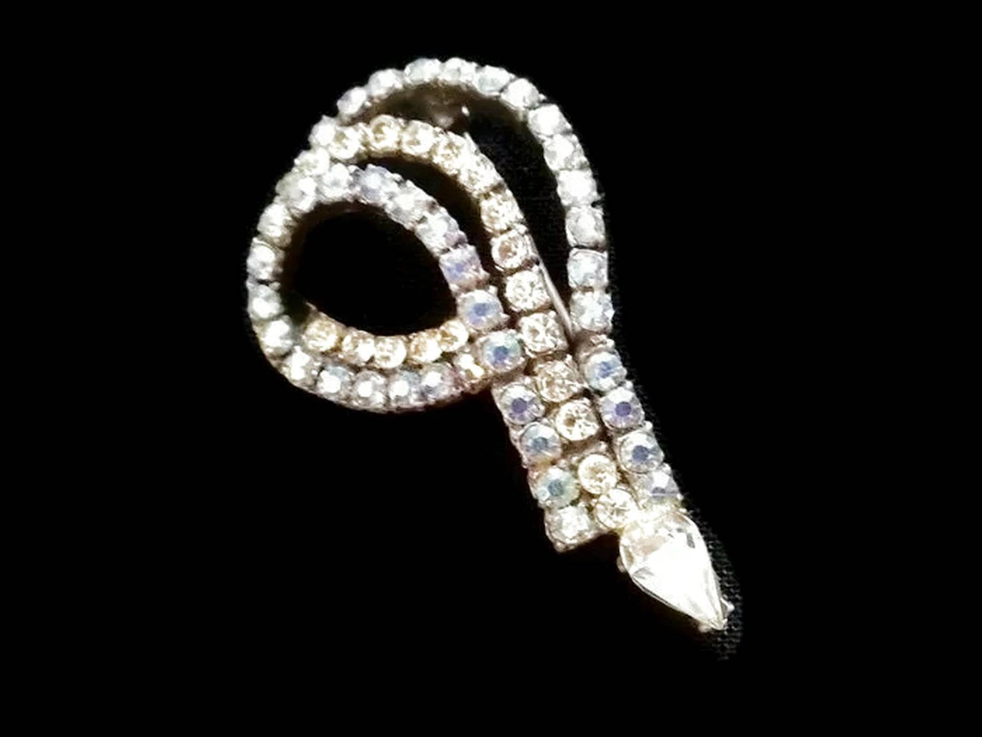 Vintage Strass Kristall Abstrakte Brosche Mit Blauen Und Klaren Aurora Borealis Kristallen von ADreamersCarnival