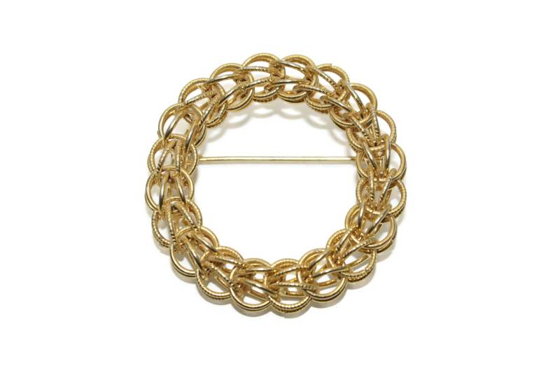 Vintage Texturierte Und Glatte Gold Tone Open Link Style Kranzbrosche Vintage Texturierte Und Glatte Gold Tone Open Link Style Kranzbrosche von ADreamersCarnival
