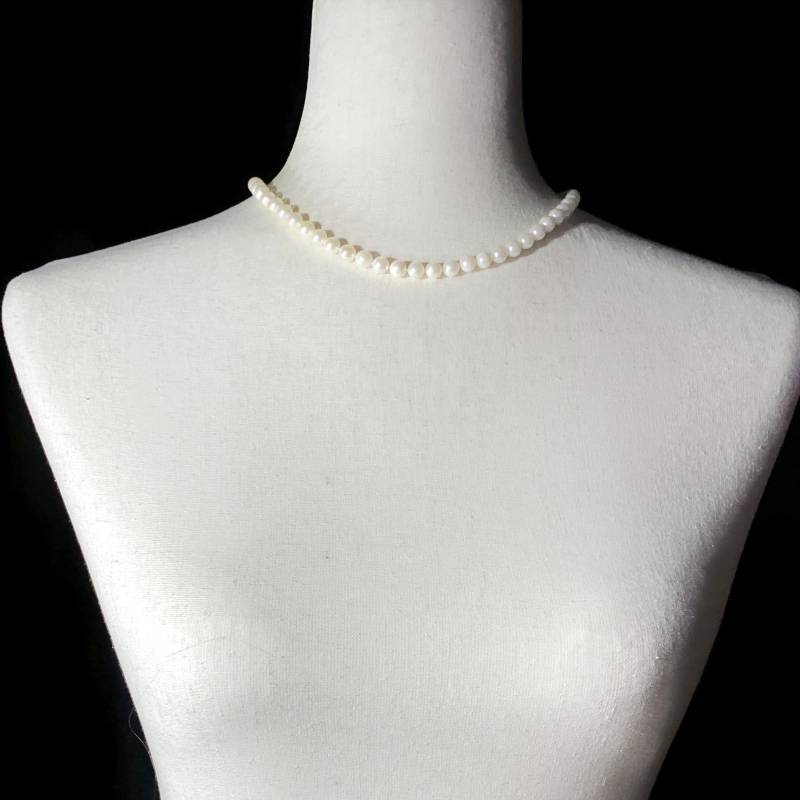 Echte Perlen Hand Aufgereiht & Geknotet 18 "strang Von 7 Mm Mit 14K Gold Hakenverschluss. Markiert Und Ww Für Den Weltweiten Export von ADreamersCarnival