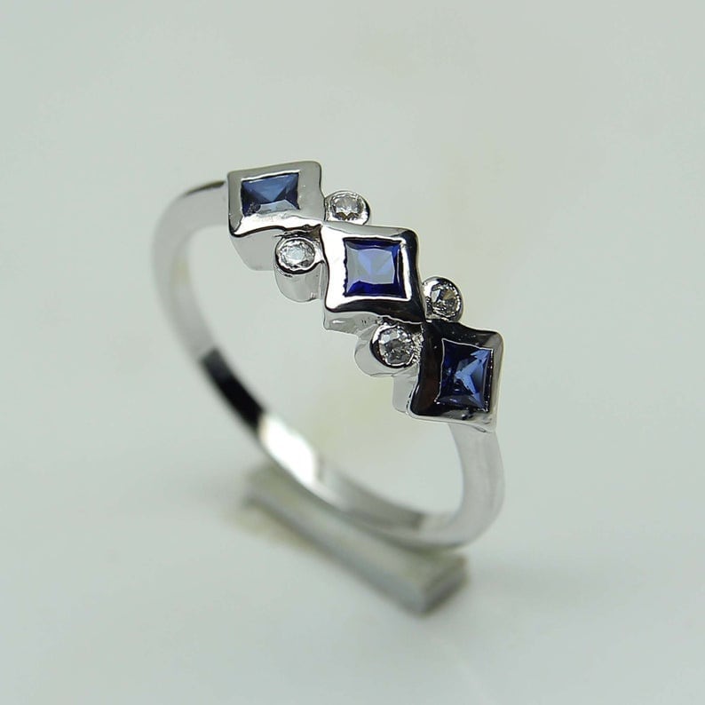 Eternity Band/4 Mm Saphir Ehering 925 Sterling Silber Ring Halbe Ewigkeit Blaues Stapelring von AFGEMSNJEWELLERY