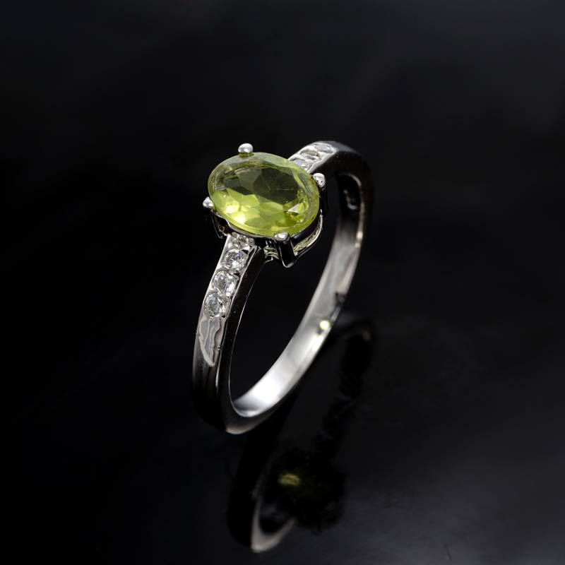 Natürliche Peridot Ring-Oval Cut-Peridot Verlobungsring-Frauen Ring-August Birthstone-sterling Silber Ring von AFGEMSNJEWELLERY