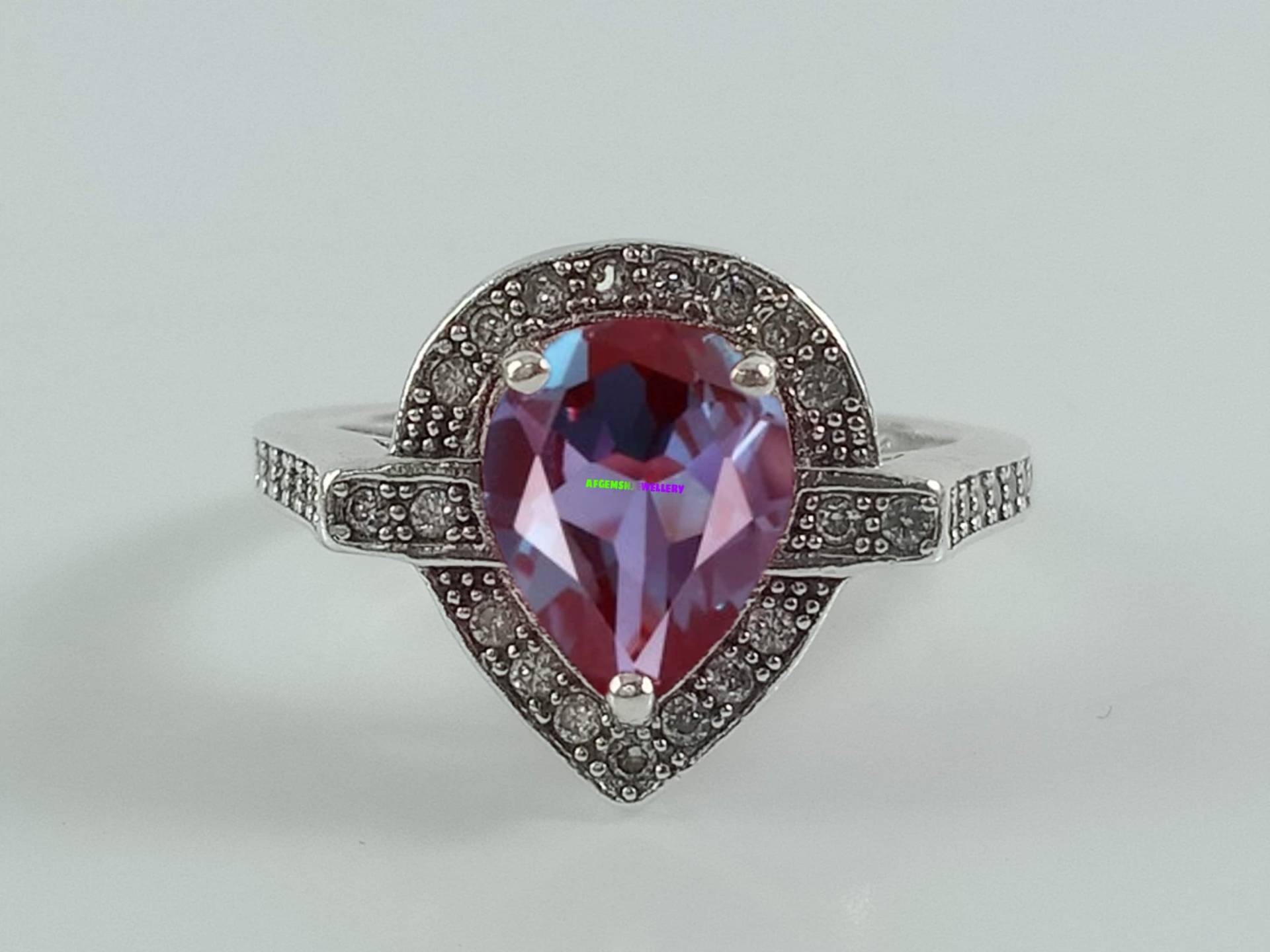 Tropfenschliff Alexandrit Ring Für Frauen - Farbwechsel Edelstein Ring - in 925 Sterling Silber von AFGEMSNJEWELLERY